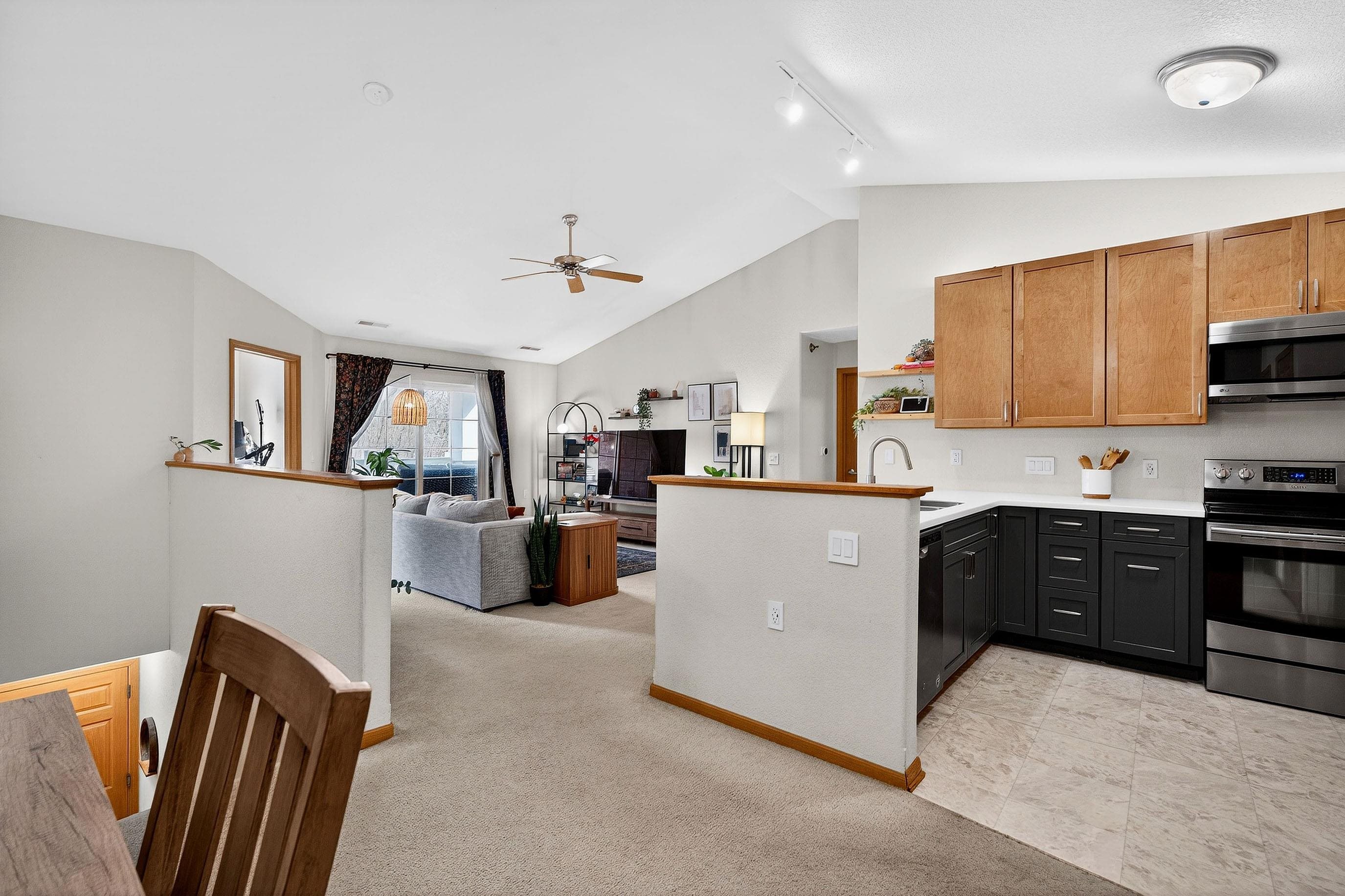 5304 Congress Avenue, Unit 2 Madison, WI 53718 - Photo 6 of 46