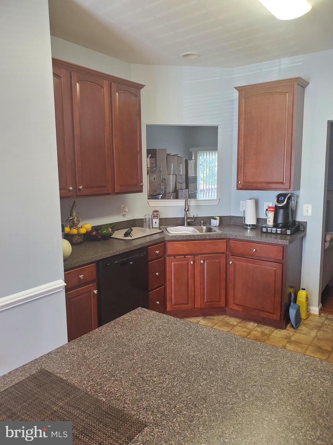 7006 Commander Howe Terrace Brandywine, MD 20613 - Photo 3 of 18 Kitchen view