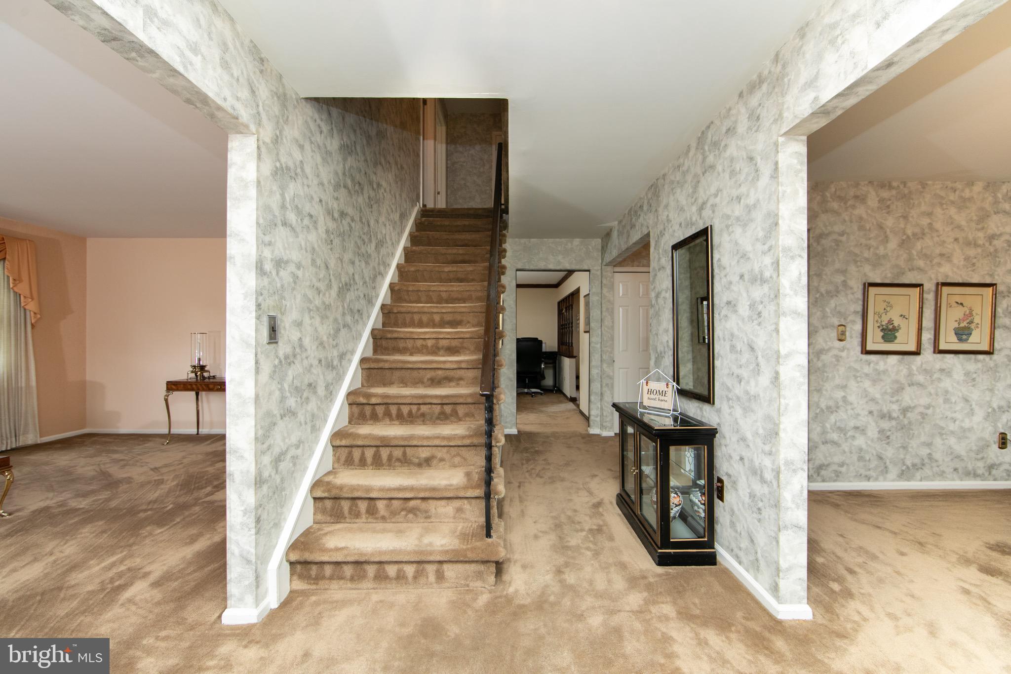 26 Utica Road Marlton, NJ 08053 - Photo 2 of 40 Foyer
