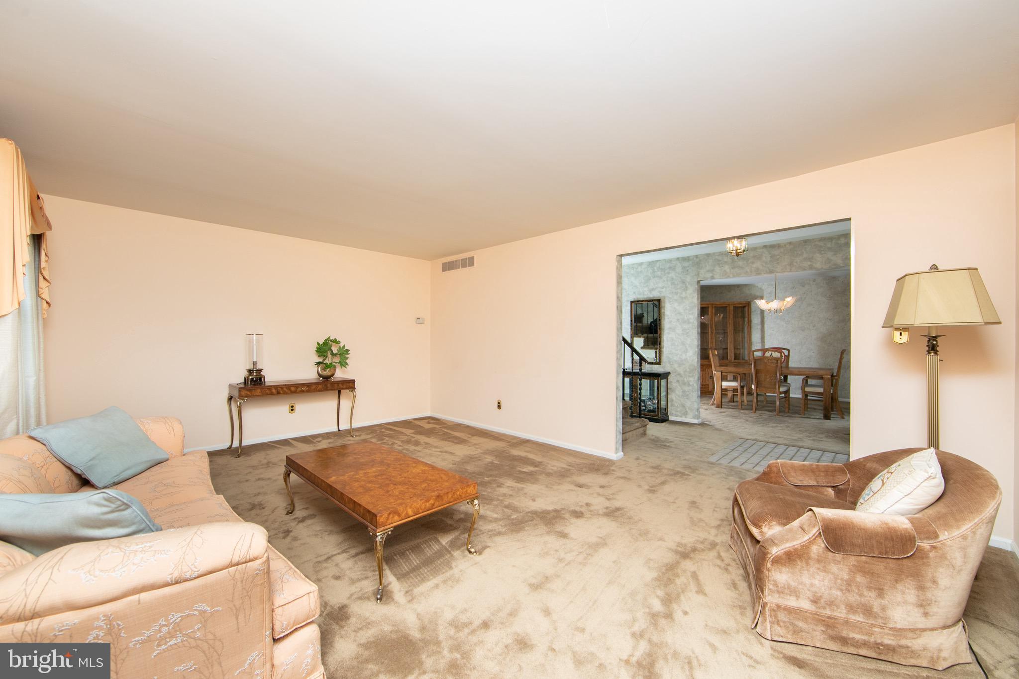 26 Utica Road Marlton, NJ 08053 - Photo 5 of 40 LIving Room