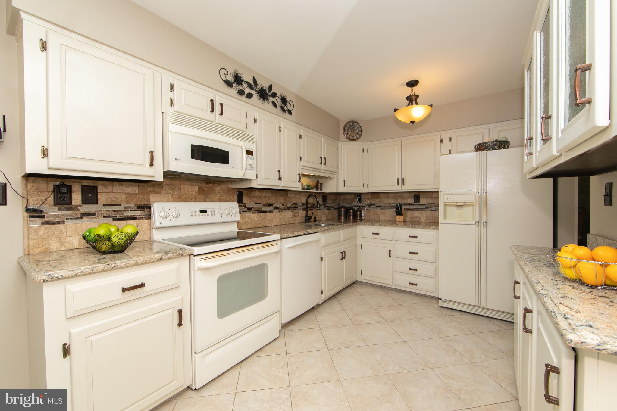 26 Utica Road Marlton, NJ 08053 - Photo 9 of 40 Kitchen