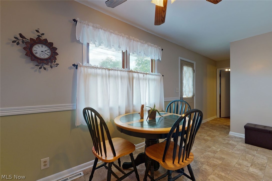 7339 Oakwood Road Parma, OH 44130 - Photo 8 of 28