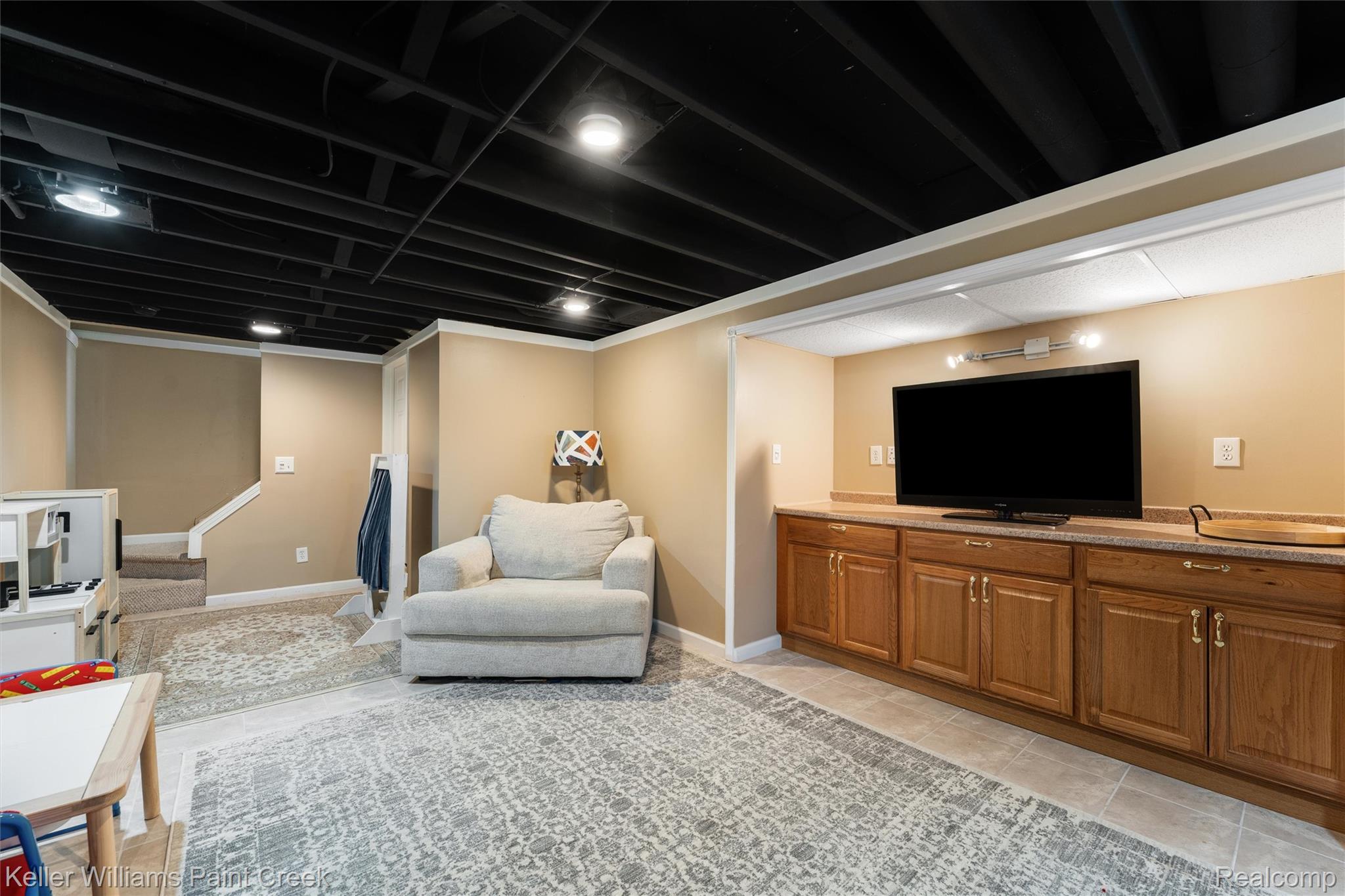 366 Whitney Drive Rochester, MI 48307 - Photo 29 of 44 Sitting room with baseboards