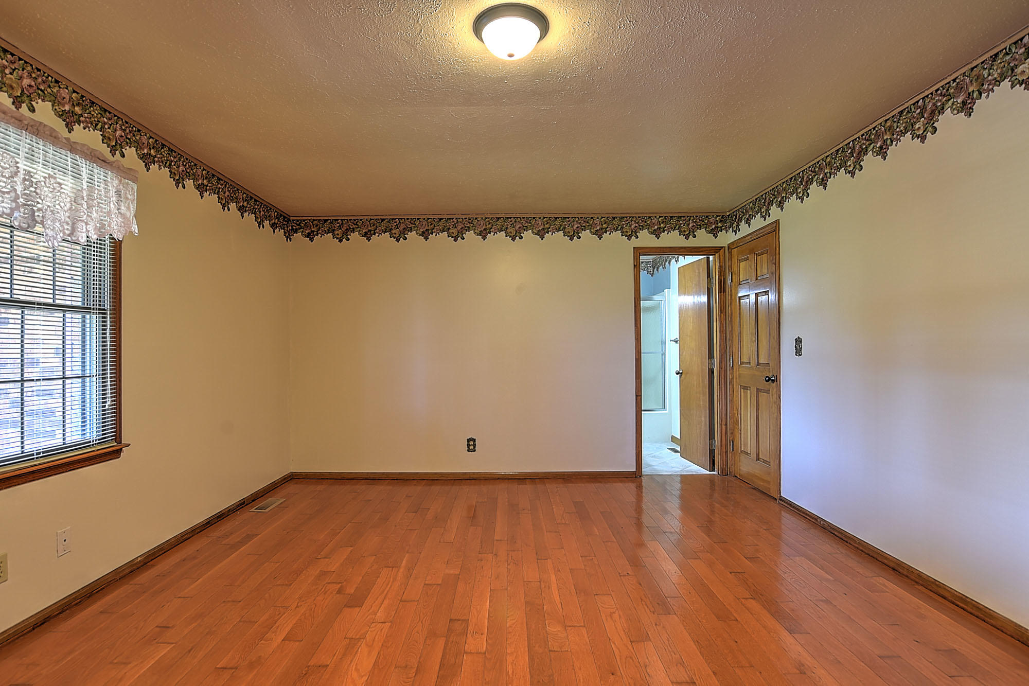 5195 Reedy Creek Road Bristol, VA 24202 - Photo 22 of 37 5195 Reedy Creek-30