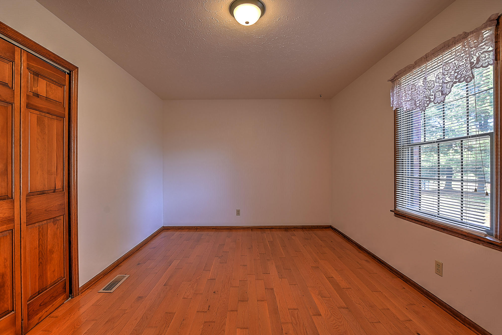 5195 Reedy Creek Road Bristol, VA 24202 - Photo 26 of 37 5195 Reedy Creek-33