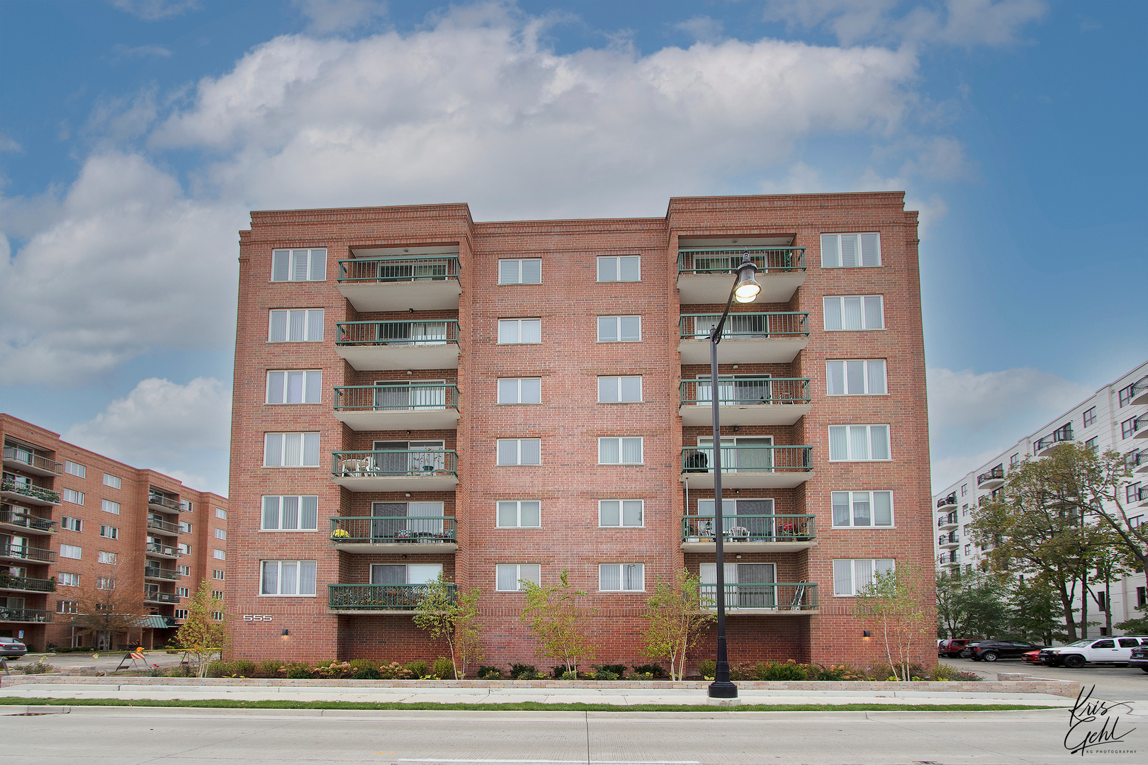 555 South River Road, Unit 402 Des Plaines, IL 60016 - Photo 1 of 22