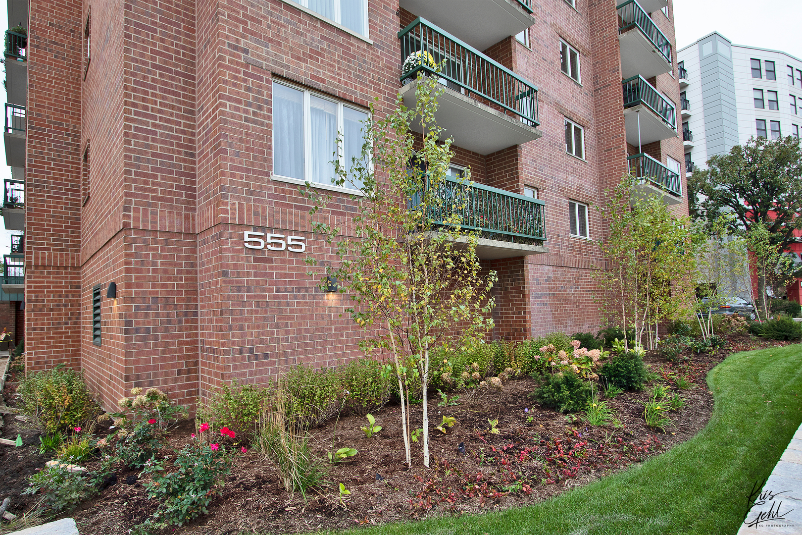 555 South River Road, Unit 402 Des Plaines, IL 60016 - Photo 2 of 22