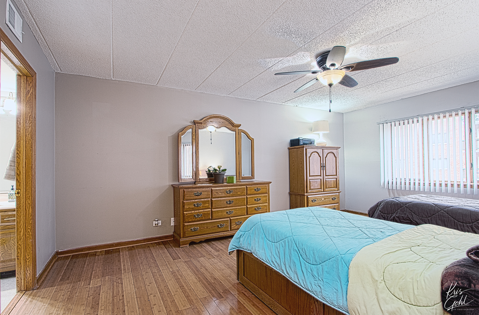 555 South River Road, Unit 402 Des Plaines, IL 60016 - Photo 12 of 22