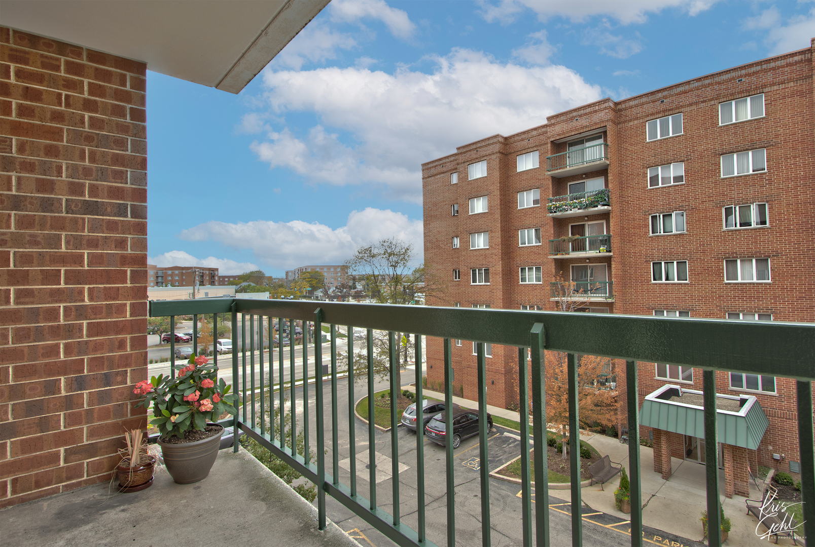 555 South River Road, Unit 402 Des Plaines, IL 60016 - Photo 18 of 22