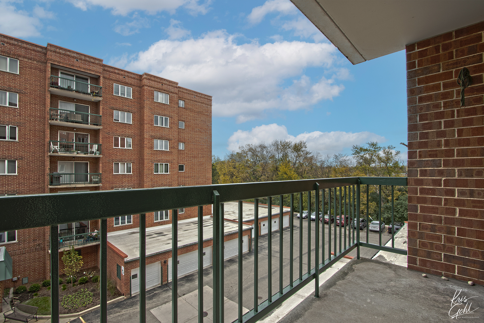555 South River Road, Unit 402 Des Plaines, IL 60016 - Photo 19 of 22