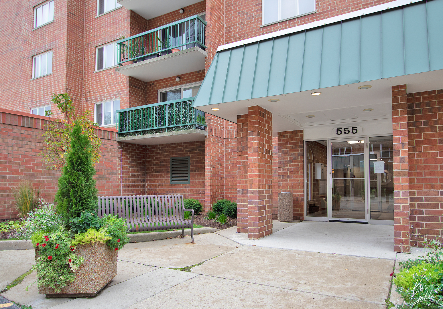 555 South River Road, Unit 402 Des Plaines, IL 60016 - Photo 3 of 22