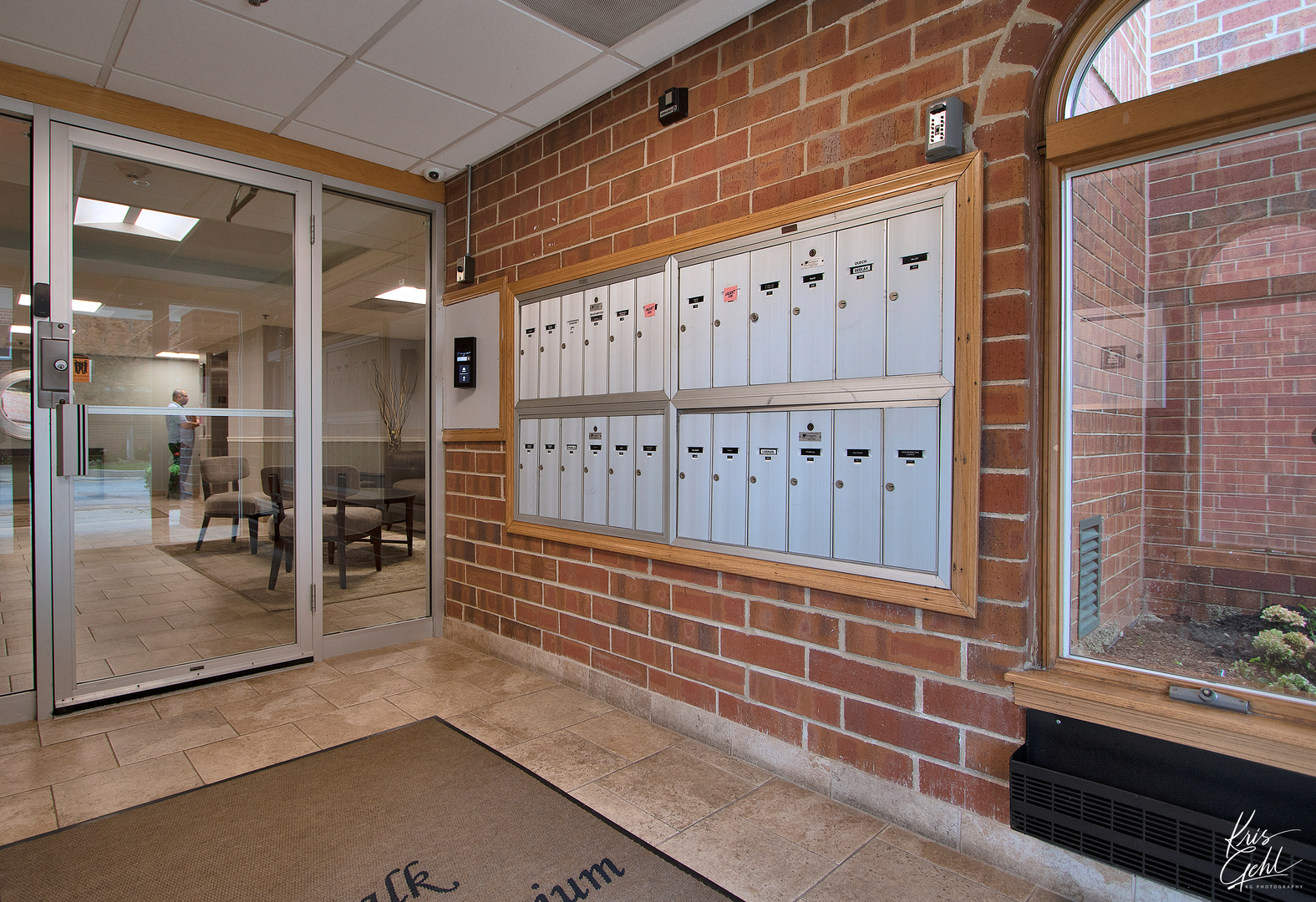 555 South River Road, Unit 402 Des Plaines, IL 60016 - Photo 4 of 22
