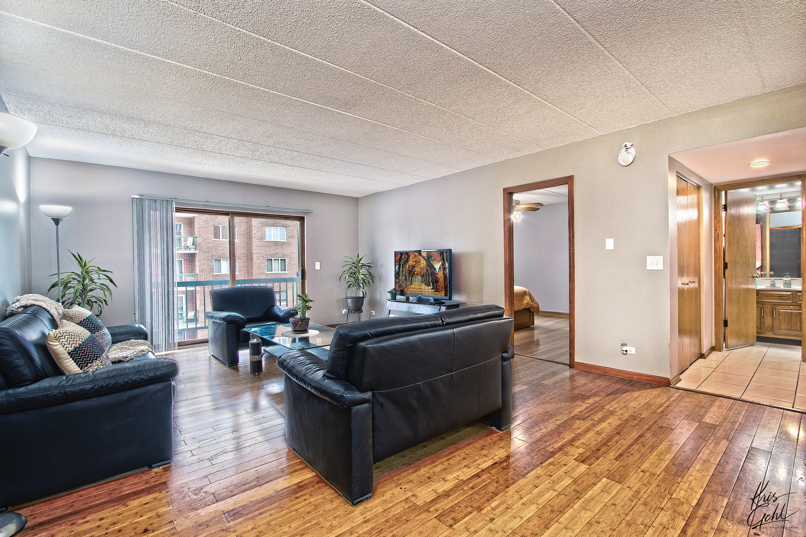 555 South River Road, Unit 402 Des Plaines, IL 60016 - Photo 7 of 22