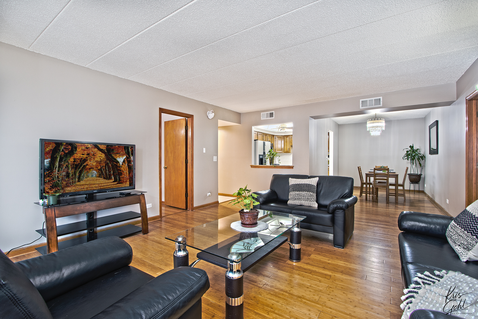 555 South River Road, Unit 402 Des Plaines, IL 60016 - Photo 8 of 22