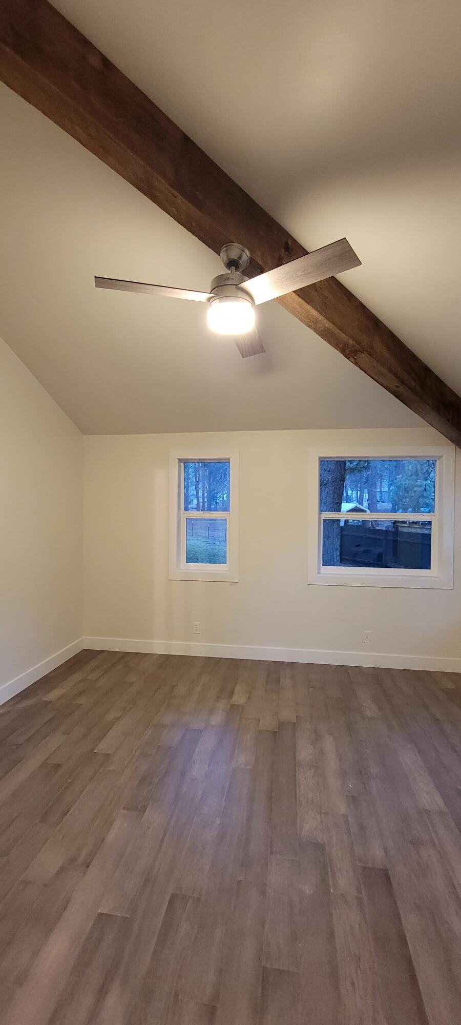 19263 Indian Summer Road Bend, OR 97702 - Photo 28 of 32 Master Bedroom with Vaulted Ceilings