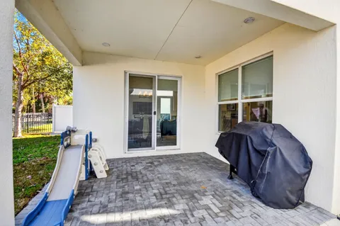 $635,000 | 6613 Pointe Of Woods Drive, West Palm Beach, FL 33413