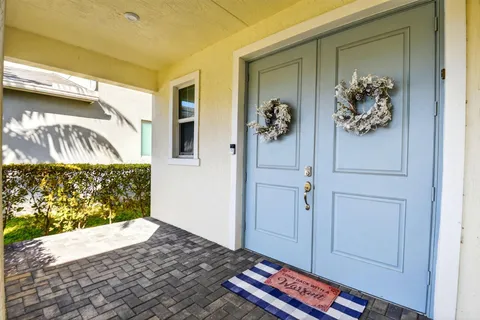$635,000 | 6613 Pointe Of Woods Drive, West Palm Beach, FL 33413