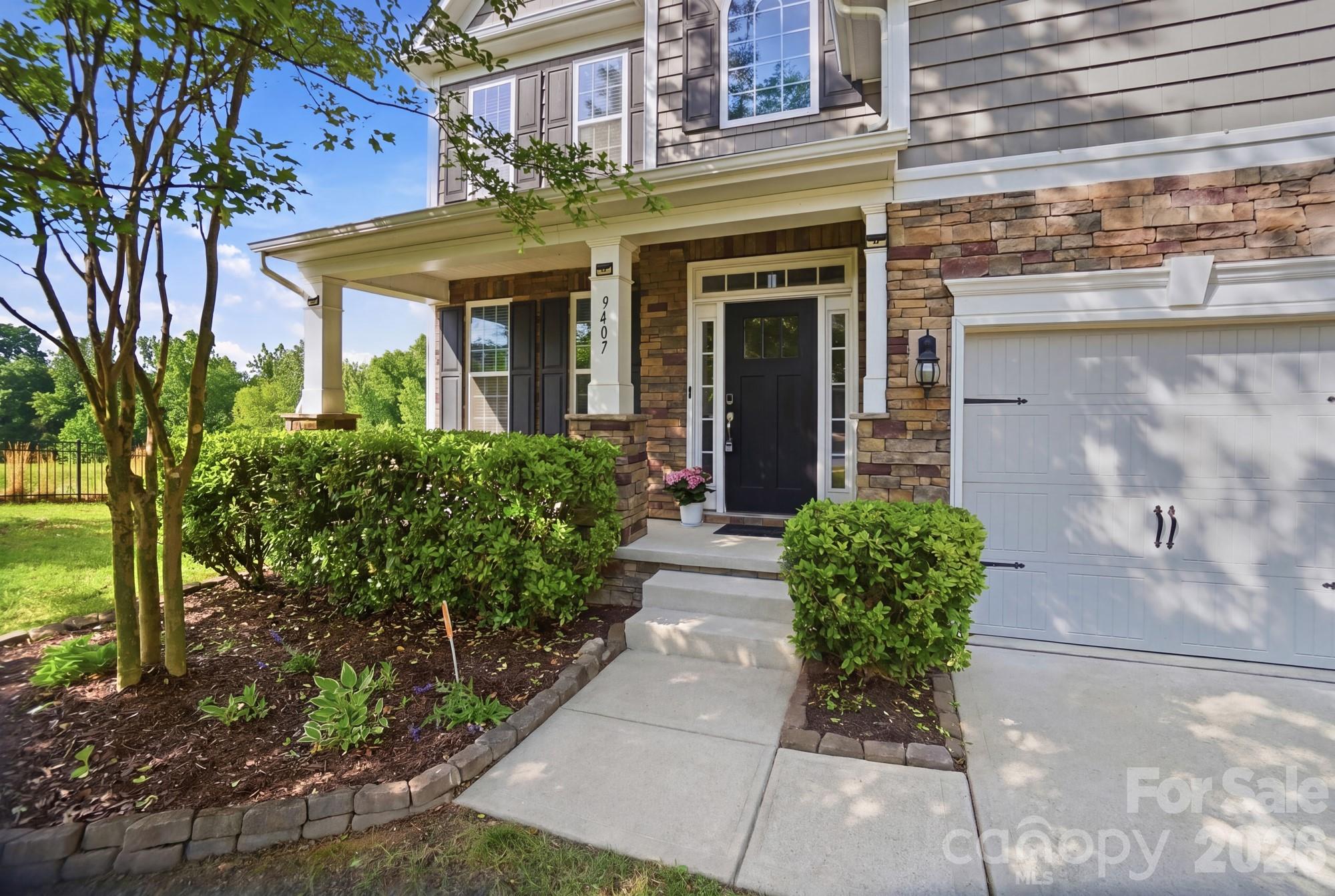 9407 Inverness Bay Road Charlotte, NC 28278 - Photo 3 of 29 Gallery Image 3
