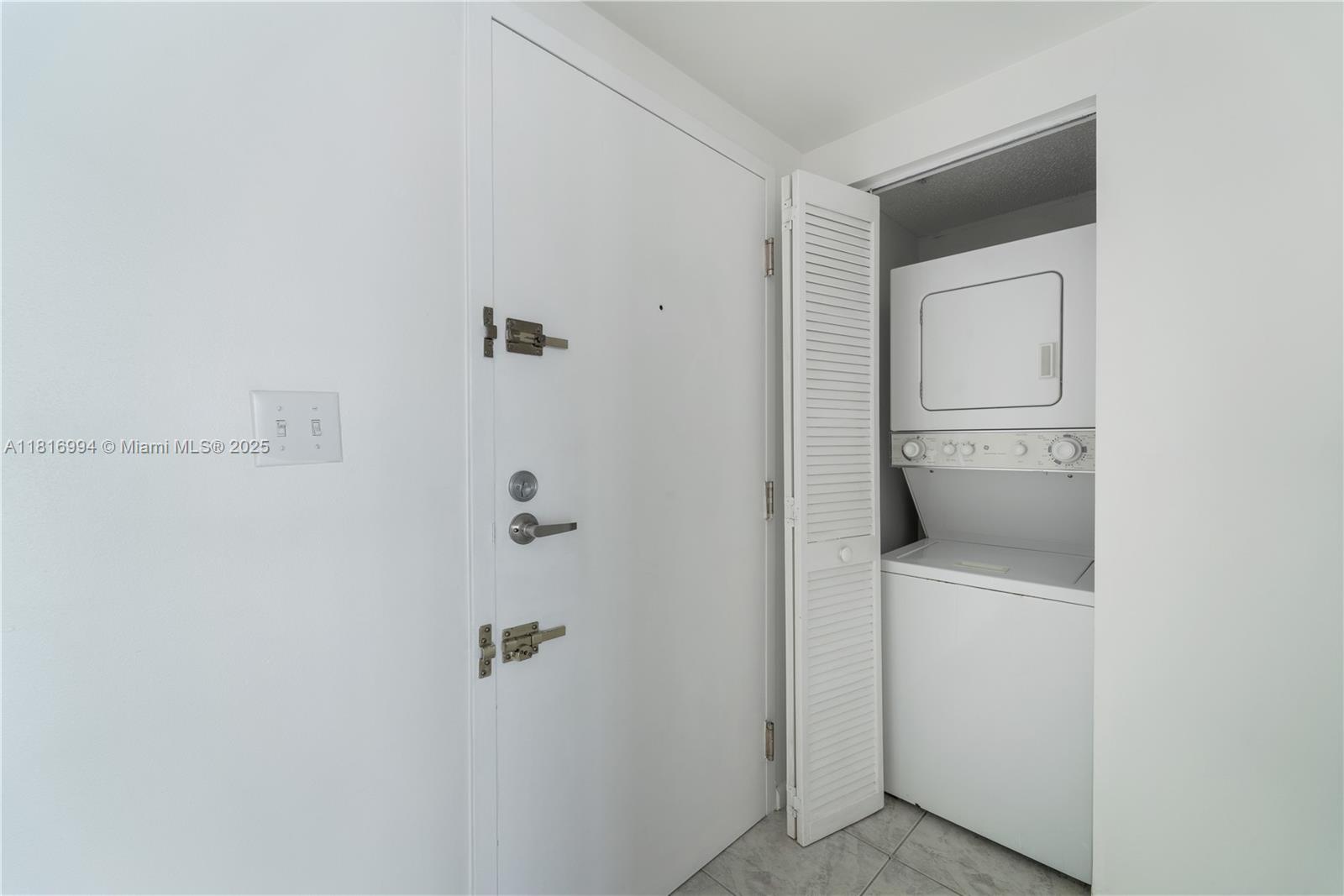 800 Claughton Island Drive, Unit 1103 Miami, FL 33131 - Photo 21 of 40