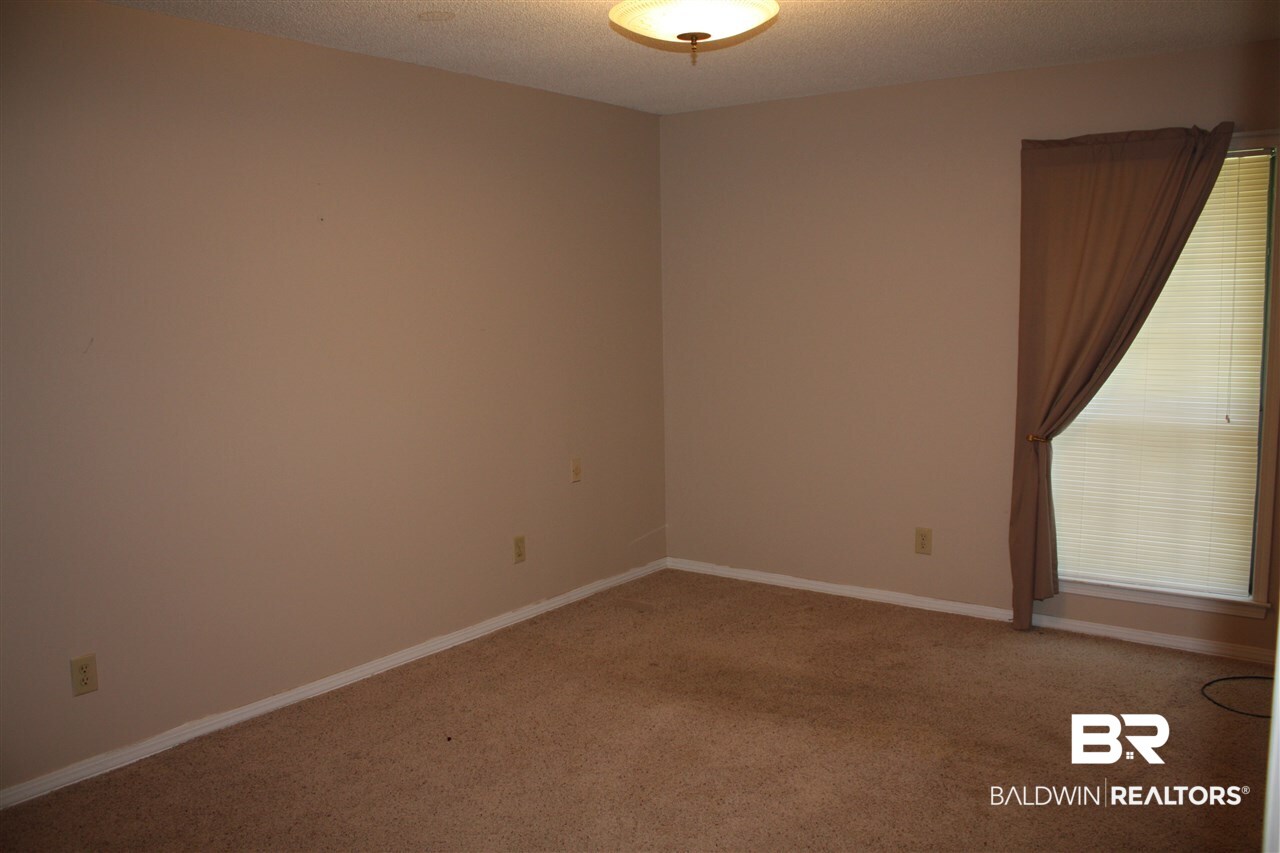 5909 Moffett Road Mobile, AL 36618 - Photo 7 of 23