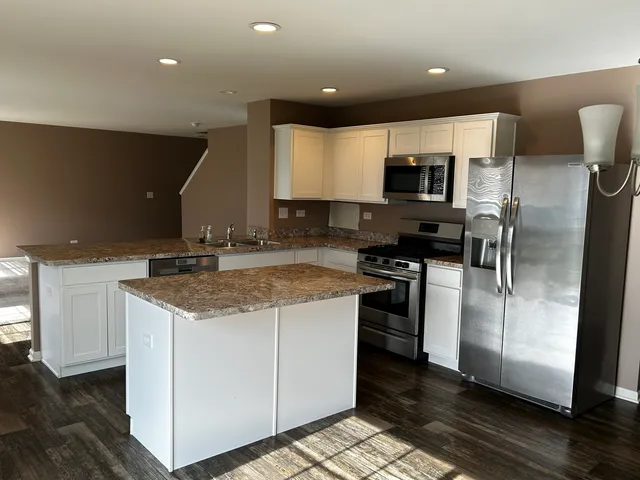 $389,900 | 895 Timber Lake Drive, Antioch, IL 60002