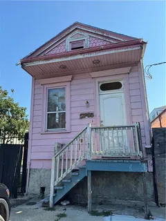 $149,000 | 2745 Banks Street, New Orleans, LA 70119