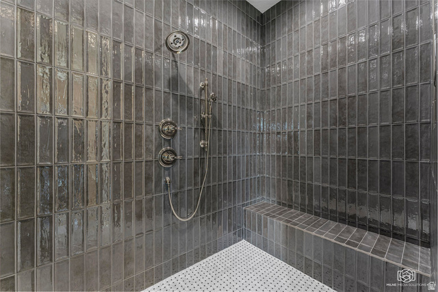 1468 South Red Cliffs Temple Lane St. George, UT 84790 - Photo 28 of 64 Full bathroom with tiled shower