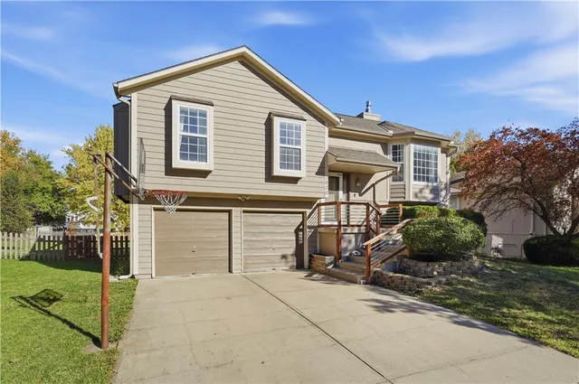 $375,000 | 1020 North Logan Street, Olathe, KS 66061