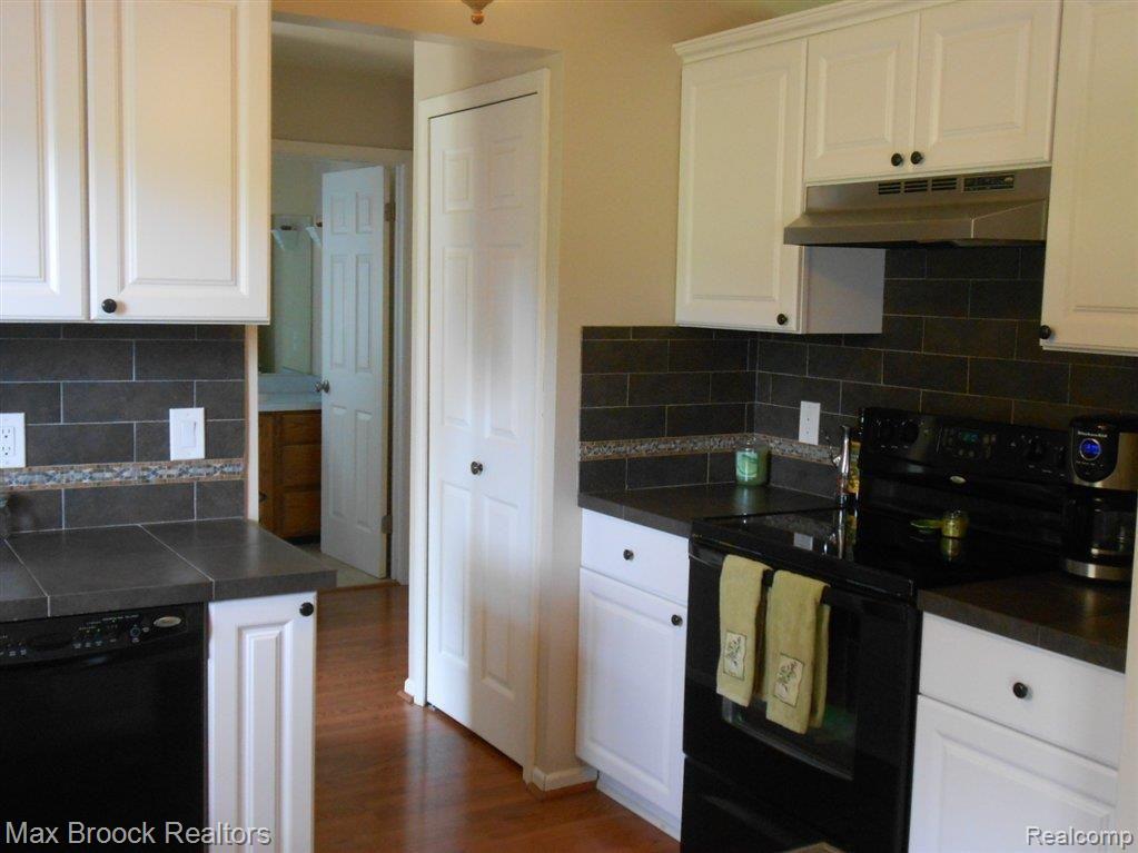 3565 Hosner Road Dryden, MI 48428 - Photo 13 of 22 Custom Kitchen