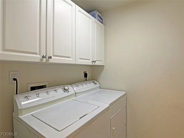 $1,299 | 5264 Cedarbend Drive, Unit 3, Fort Myers, FL 33919