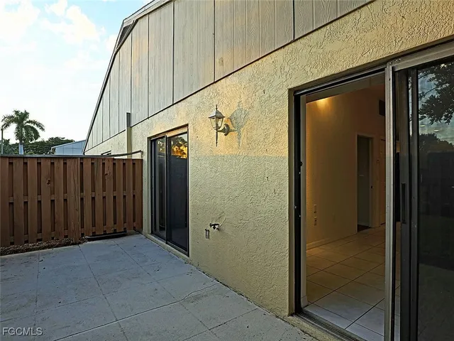 $1,299 | 5264 Cedarbend Drive, Unit 3, Fort Myers, FL 33919