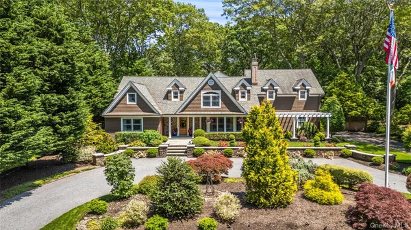 $2,200,000 | 4745 North Bayview Road, Southold, NY 11971
