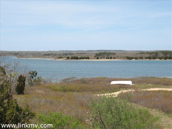 216 Middle Point Road West Tisbury, MA 02568 - Photo 2 of 21 http://d1qzqeyxiitrap.cloudfront.net/photos/21299/600/398ebfa7.jpg