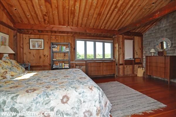 216 Middle Point Road West Tisbury, MA 02568 - Photo 13 of 21 http://d1qzqeyxiitrap.cloudfront.net/photos/21299/600/5455238f.jpg