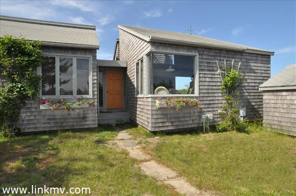 216 Middle Point Road West Tisbury, MA 02568 - Photo 15 of 21 http://d1qzqeyxiitrap.cloudfront.net/photos/21299/600/40e936d6.jpg