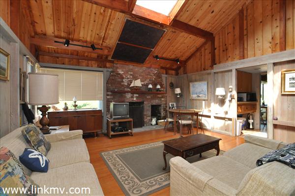 216 Middle Point Road West Tisbury, MA 02568 - Photo 6 of 21 http://d1qzqeyxiitrap.cloudfront.net/photos/21299/600/0a0e5be6.jpg
