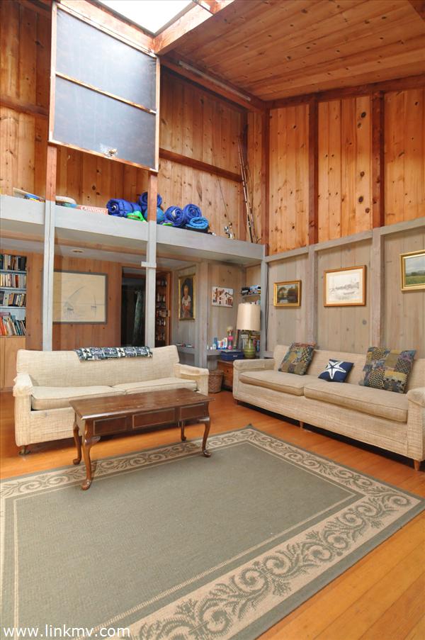 216 Middle Point Road West Tisbury, MA 02568 - Photo 7 of 21 http://d1qzqeyxiitrap.cloudfront.net/photos/21299/600/5bd89d8c.jpg