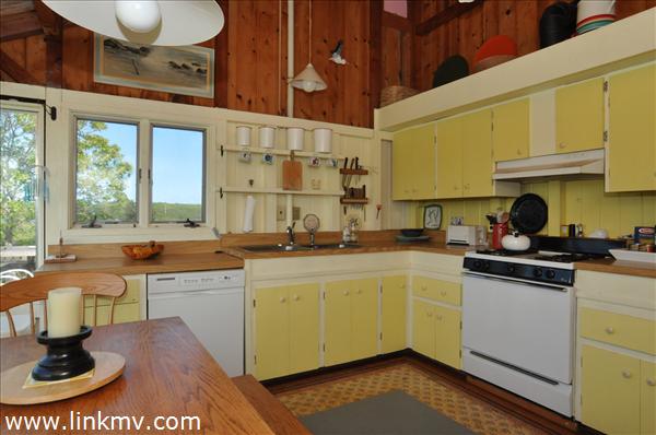 216 Middle Point Road West Tisbury, MA 02568 - Photo 10 of 21 http://d1qzqeyxiitrap.cloudfront.net/photos/21299/600/240ace42.jpg
