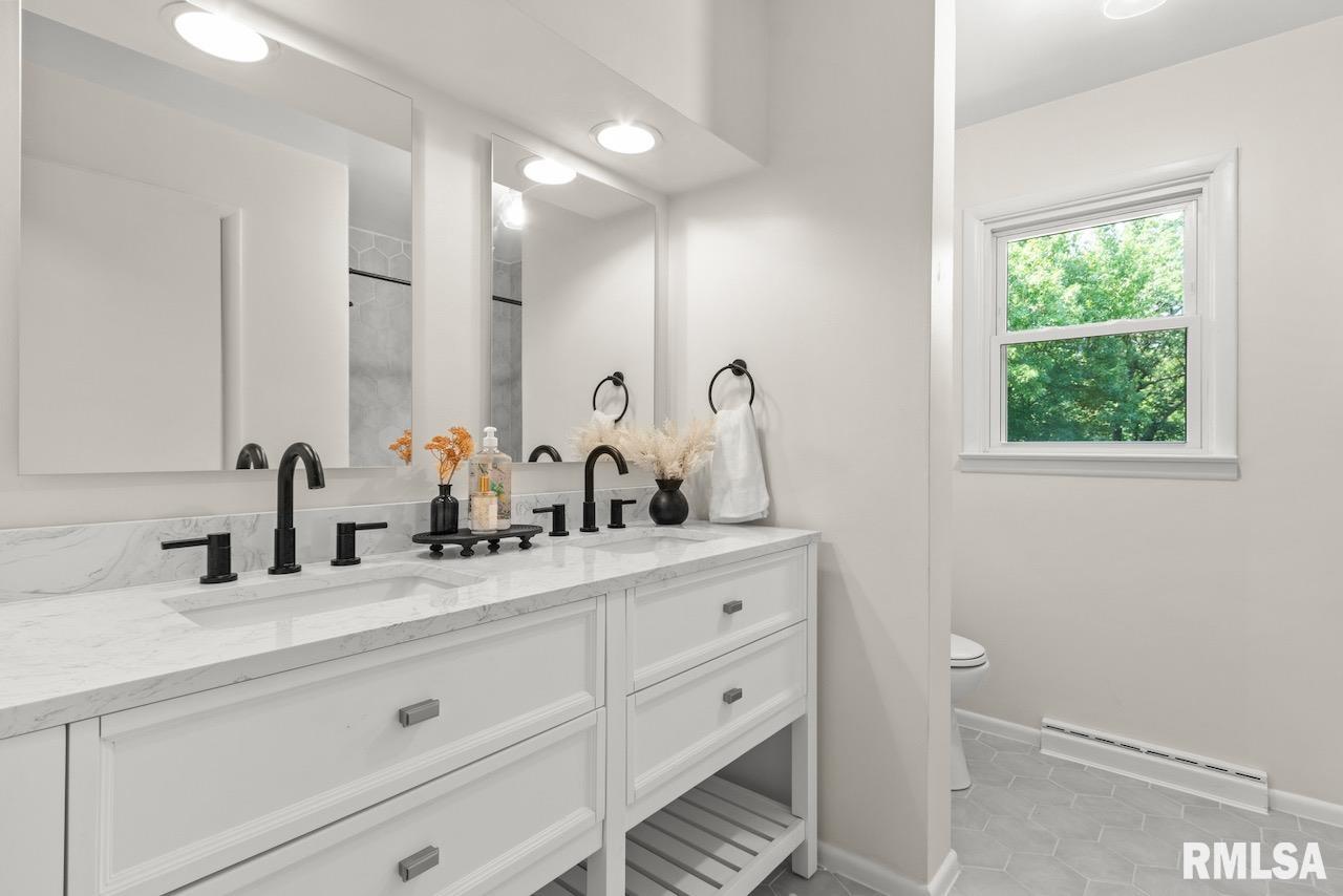 4406 West Middle Road Peoria, IL 61607 - Photo 16 of 32