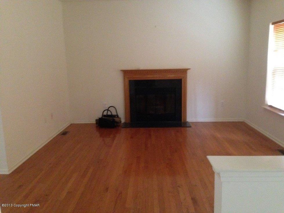 3114 Carnforth Drive Bushkill, PA 18324 - Photo 4 of 15 Family Room