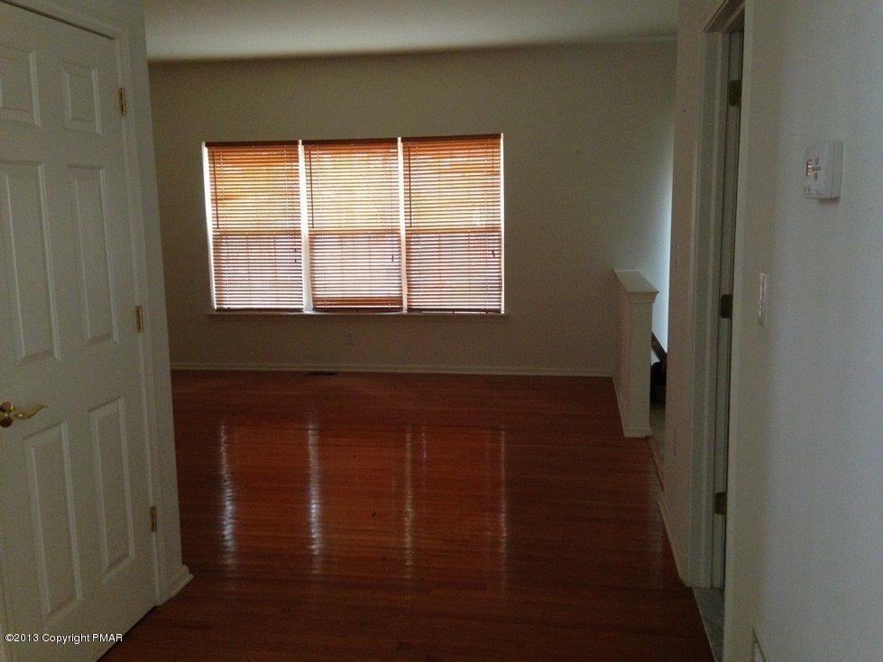 3114 Carnforth Drive Bushkill, PA 18324 - Photo 5 of 15 Family room view (2)