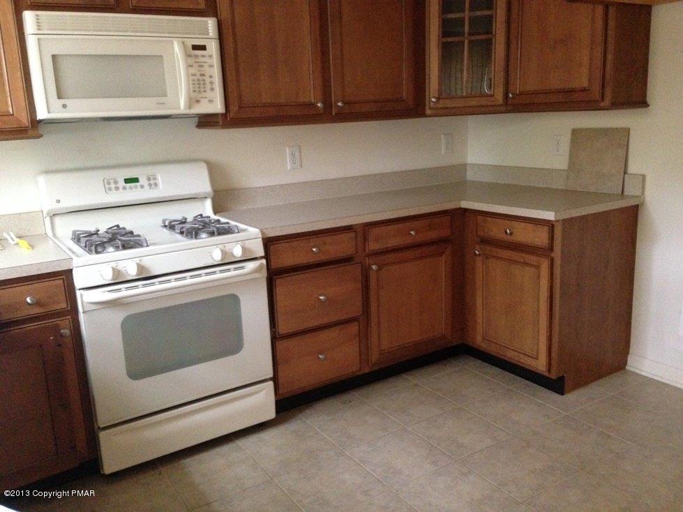 3114 Carnforth Drive Bushkill, PA 18324 - Photo 8 of 15 Kitchen (2)
