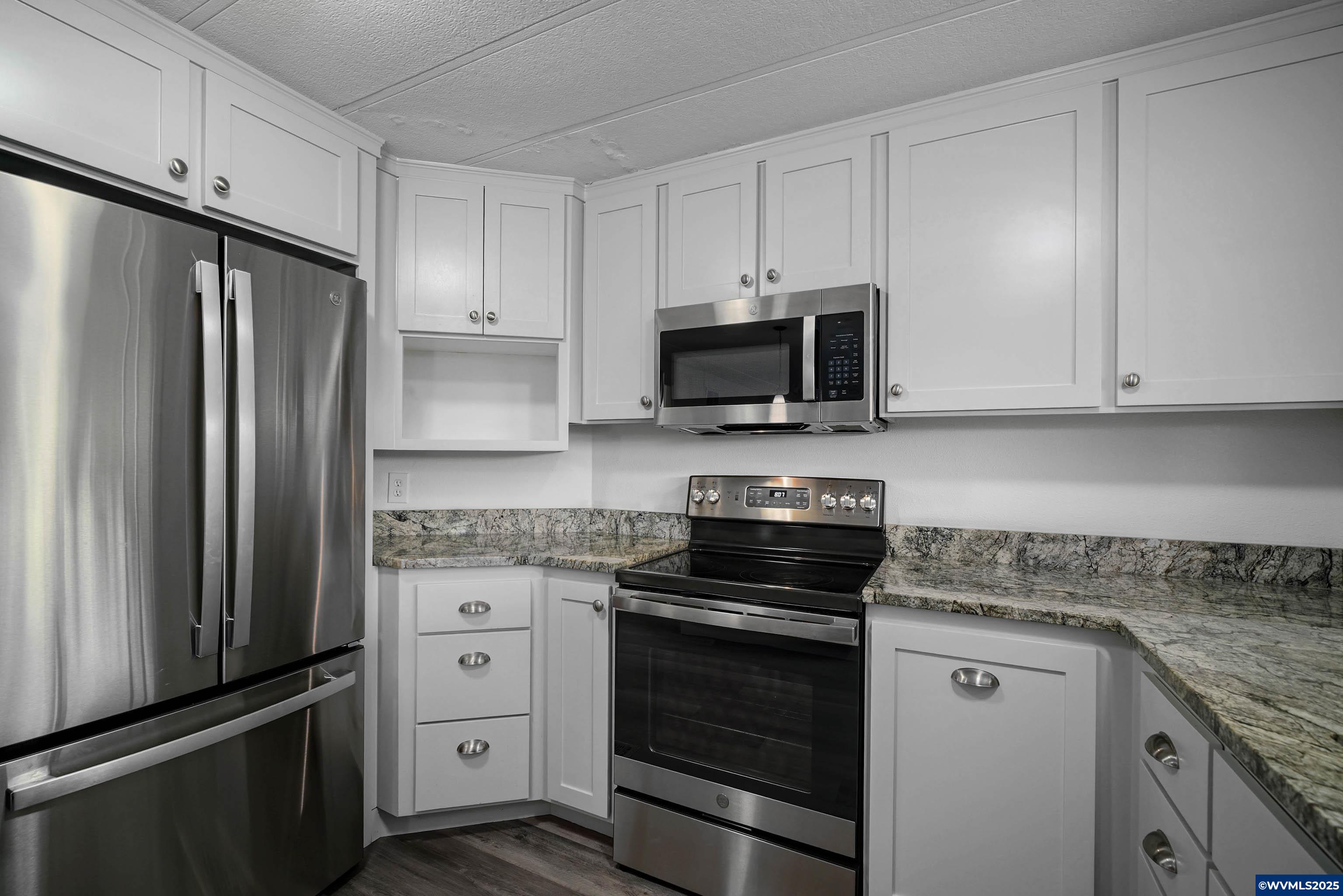 5422 Portland Road Northeast, Unit 55 Salem, OR 97305 - Photo 14 of 37