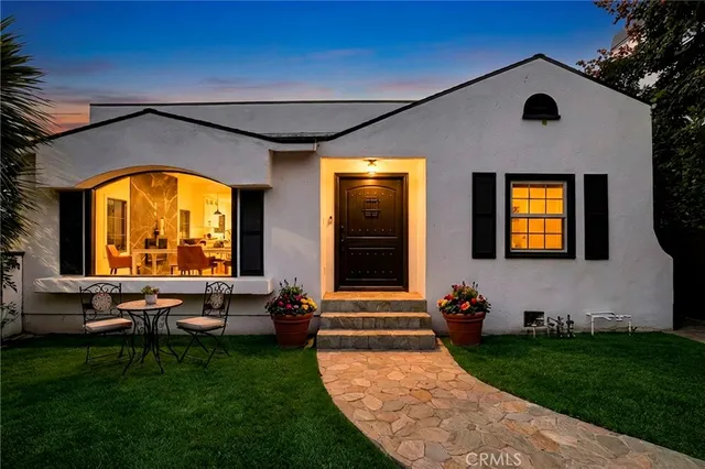 $2,195,000 | 543 North Gardner Street, Los Angeles, CA 90036
