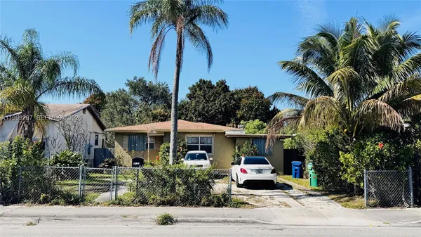 $1,100 | 7530 Northwest 12th Avenue, Unit SIDE, Miami, FL 33150