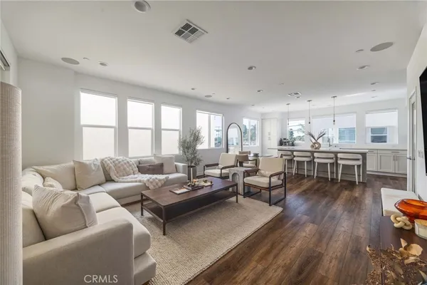 $1,299,000 | 329 Ford Road, Costa Mesa, CA 92627