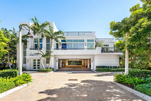 $6,000,000 | 226 Palm Court, Delray Beach, FL 33444