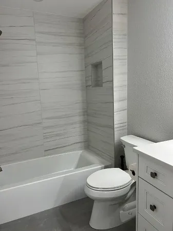 $2,300 | 3470 Pinewalk Drive North, Unit 217, Margate, FL 33063