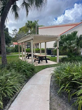 $2,300 | 3470 Pinewalk Drive North, Unit 217, Margate, FL 33063