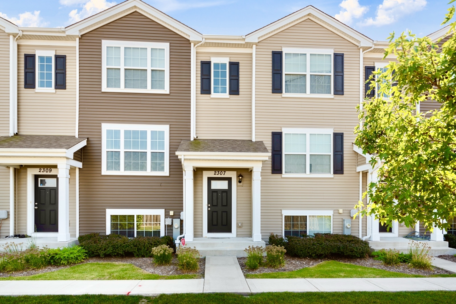2307 Upland Road Pingree Grove, IL 60140 - Photo 2 of 30 front view of a house